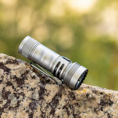 Olight Seeker 4 Mini Titanium Limited Edition